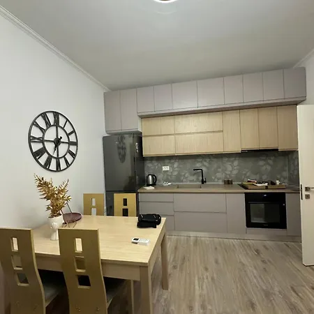 1330 Tirana